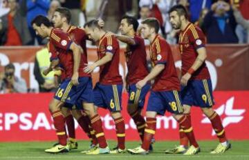 Los jugadores celebran el 1-0.