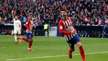 Álvaro Morata, con Griezmann, cuando llegó al Atlético, en 2019.