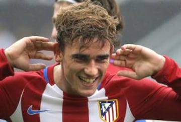 If Barca are depended on three of the best strikers in the world, Atletico's goalscoring burden appears to fall solely on the shoulders of Antoine Griezmann. Diego Simeone's men hadn't managed a goal from open play in drawing their first two games of the 