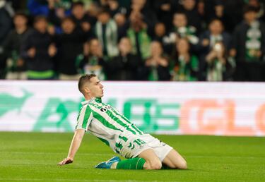 Sostuvo por momentos las internadas de Iñaki Williams y apareció de forma inesperada al borde del descanso para tirar un derechazo lejano que sorprendió a Unai Simón. Pese a sus dudas en lo defensivo, ante el Athletic no tuvo fallos atrás y terminó siendo decisivo en la acción que supuso el 2-1 momentáneo.