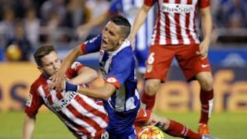 Faycal Fajr (c) durante el partido ante el Atl&eacute;tico de Madrid.