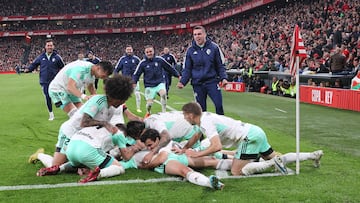 Celebración del gol de Pablo Ibáñez