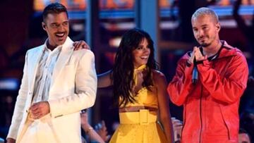 J Balvin se roba el show con su presentación en los Grammy