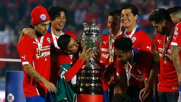 “Salió una generación buena en la Roja y se la estrujó; después faltó trabajo y autocrítica”