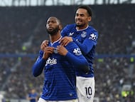 Everton outran, outfought, and outplayed a disastrous Chelsea to secure an historic win.