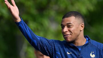 Kylian Mbappé, campeón de Rusia 2018 y subcampeón de Qatar 2022, le informó a PSG su deseo de no renovar, por lo que buscarán venderle sí o sí.