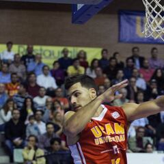 Holmes brilla en su estreno liguero con un gran Barcelona