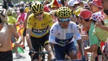 Chris Froome resiste el ataque de Nairo Quintana en Mende.