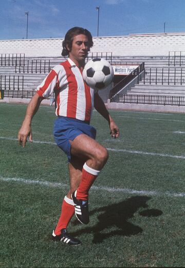 El eterno capitán. El pulmón que siempre aparecía en los momentos oportunos y que marcó un antes y después en la historia del club. El jugador que más veces ha vestido la camiseta rojiblanca.