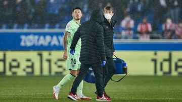 Unai Vencedor salía lesionado en Mendizorroza.