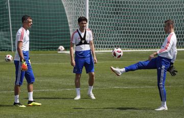 Rusia recibe la visita de Guus Hiddink en el entrenamiento