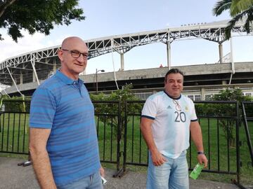 Hinchas llegan al estadio de Pereira para el cierre del grupo A.