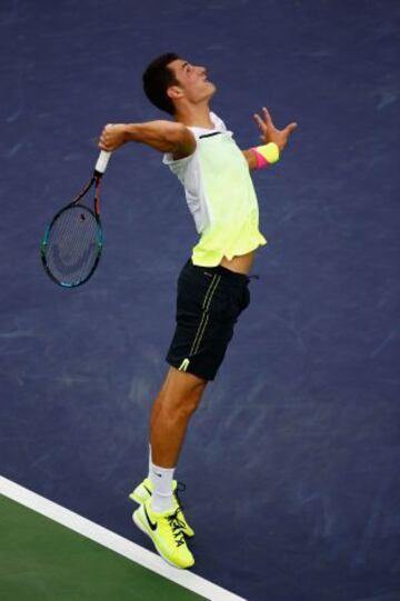 El australiano Bernard Tomic frente a Thanasi Kokkinakis en el BNP Paribas Open.