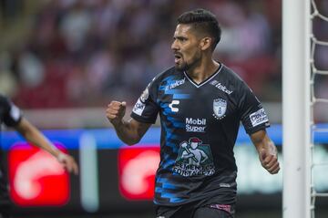 El delantero de Pachuca ha colaborado con goles desde que llegó al Fútbol Mexicano en septiembre de 2015. Ya fue llamado por la Albiceleste, aunque solamente para duelos amistosos, por lo que aún puede optar por el Tri. Cumpliría los cinco años en territorio azteca en septiembre de 2020, a los 32 años.