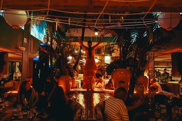 Papúa Colón, una jungla bajo tierra con un exótico menú y mucho show en Madrid