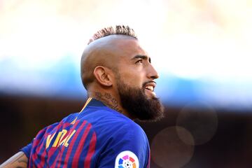 Arturo Vidal en la presentación de la plantilla ante la afición previa al partido.