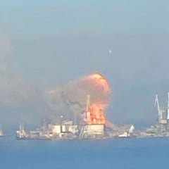 Ucrania hunde un potente buque ruso en el Mar de Azov