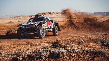 Peterhansel con el Mini en el Dakar.