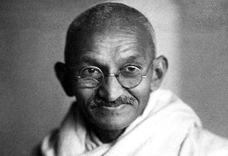 Mahatma Gandhi, pensador indio: “La felicidad se alcanza cuando lo que uno piensa, lo que uno dice y lo que uno hace están en armonía”