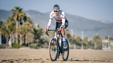 El ciclista neerlandés del Alpecin-Fenix Mathieu Van der Poel, durante un entrenamiento de ciclocrós.