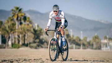 El ciclista neerland&eacute;s del Alpecin-Fenix Mathieu Van der Poel, durante un entrenamiento de ciclocr&oacute;s.