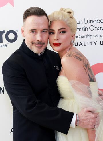 David Furnish y Lady Gaga.