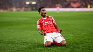 Barreiro celebra uno de sus goles contra el Famalic?o.