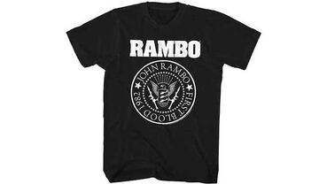 Camiseta personalizada con el nombre de John Rambo.