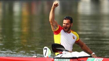 RIO DE JANEIRO, BRAZIL - AUGUST 20: Saul Craviotto of Spain wins the bronze medal in the Men's Kayak Single 200m Finals on Day 15 of the Rio 2016 Olympic Games at the Lagoa Stadium on August 20, 2016 in Rio de Janeiro, Brazil. (Photo by Ryan Pierse/Getty