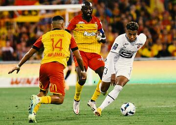 Barça, PSG y Newcastle han sido algunos de los conjuntos que se han fijado en el mediocentro ofensivo del Rennes. Ha jugado más de treinta partidos con el primer equipo con tan solo 18 años. En la Ligue 1 ha disputado 26 anotando tres goles. Doué es internacional juvenil por Francia.​ Formó parte del equipo campeón del Campeonato Europeo Sub-17 de la UEFA 2022.