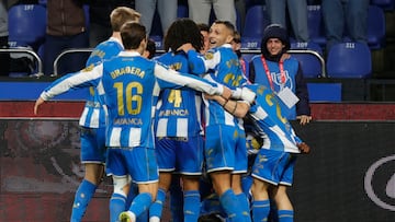 A CORUÑA, 16/12/2025.- Los jugadores del Deportivo celebran el 1-0 durante el encuentro de dieciseisavos de final de la Copa del Rey entre Deportivo de La Coruña y RCD Mallorca celebrado este martes en el estadio de Riazor. EFE/ Cabalar