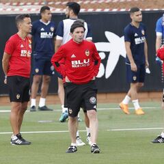 Marcelino: "Mejor si ofrecen poco por Rodrigo... así se quedará"