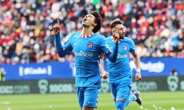 Osasuna - Atlético de Madrid: Se quejó Sergio Rico de una posible falta cuando salía a despejar de puños el esférico, pero el árbitro dijo que no hay nada y el portugués remató a placer dentro del área para poner por delante a los rojiblancos.