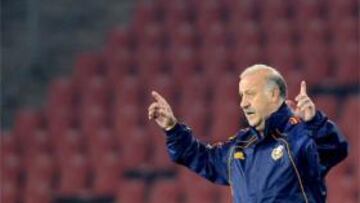 Del Bosque: "Iniesta tiene molestias, no está bien"