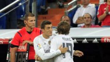 Kovacic sustituye a Kovacic durante el Real Madrid-Betis.