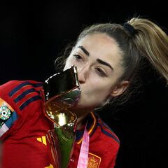 Surprise! Olga Carmona finds out about Ballon d’Or nomination