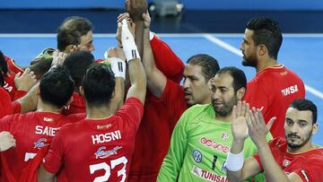 Los tunecinos celebran una amarga victoria.