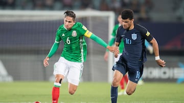 Action photo during the match Mexico vs England, Correspondent to Quarter-Final of the FIFA U-20 World Cup Korea Republic 2017, at Baekseok of Chenoan Stadium
Foto de accion durante el partido Mexico vs Inglaterra, Correspondiente a los Cuartos de Final de la Copa Mundial Sub-20 de la FIFA Republica de Corea 2017, en el Estadio Baekseok de Cheonan, Cheonan, en la foto: (i-d), Alan CERVANTES de Mexico y Dominic SOLANKE de Inglaterra
05/06/2017/MEXSPORT/Omar Martinez.
