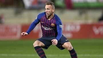 Arthur out of Barcelona v Villarreal