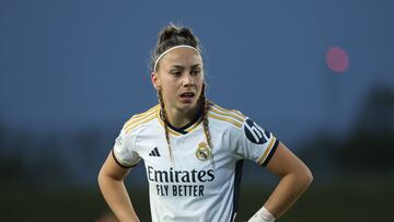 Athenea del Castillo durante un partido de la Liga F entre el Real Madrid y el Barcelona.