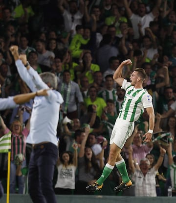 2-0. Fabián Ruiz celebró el segundo tanto.