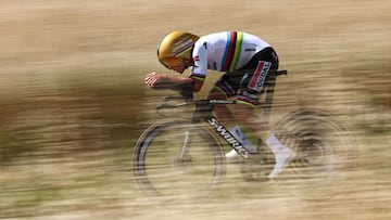 Evenepoel, golpe a 50 km/h: desbanca a Romeo y distancia a Pogacar