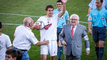 Stuani, tras marcar los tres goles de la victoria del Albacete al Córdoba en 2010.