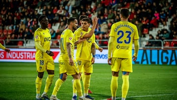 Brian Ocampo, Suso, Yussi Diarra y Álvaro García Pascual en el Municipal de Anduva en el encuentro que medía al Mirandés y al Cádiz CF en la jornada 30 de la Liga Hypermotion.