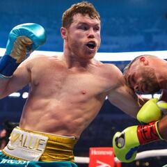 Canelo Álvarez destroza a Saunders para retar a Plant