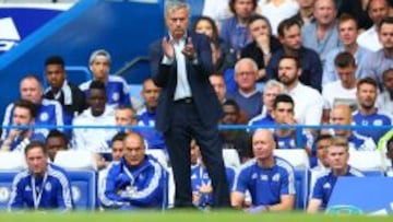 Mourinho, durante el partido ante el Crystal Palace.