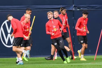 Timo Werner, en el centro de la imagen, durante el último entrenamiento del Leipzig.