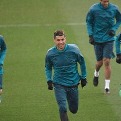 Vallejo entrenó con normalidad y apunta al once ante la Juventus