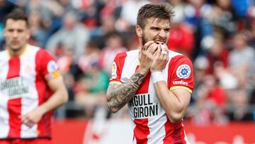 Cristian Portugu&eacute;s &#039;Portu&#039; se lamenta durante un partido con el Girona.