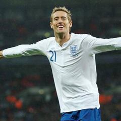 La esposa de Crouch le echa de casa por un tatuaje de sí mismo haciendo el robot